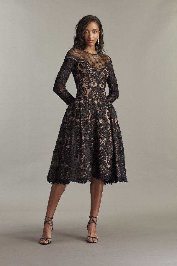 タダシショージ ロングドレス キャップスリーブ 総柄 10 金 ナイロン 2025 PRE-FALL｜LOOKBOOK｜COLLECTION｜TADASHI SHOJI（タダシ