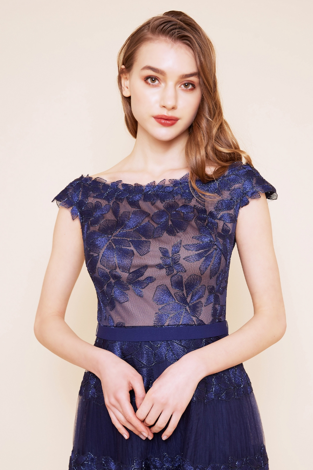 83%OFF!】 専用タダシショージ新品 ワンショルダープリーツトップ