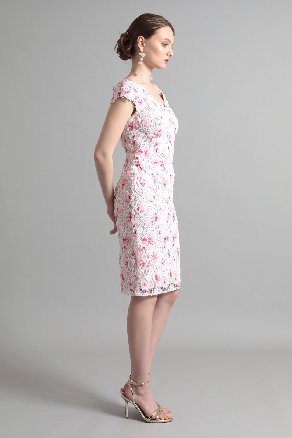 Tadashi Shoji ピンク　膝丈ワンピース Tadashi Shoji ピンク 膝丈ワンピース