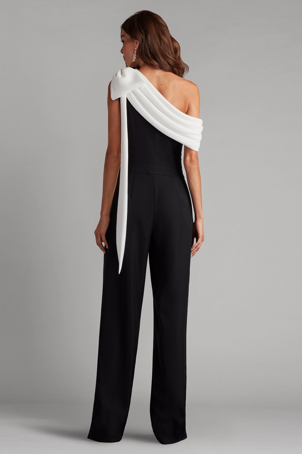 ブラックホワイト ショルダーリボン ジャンプスーツ｜TADASHI