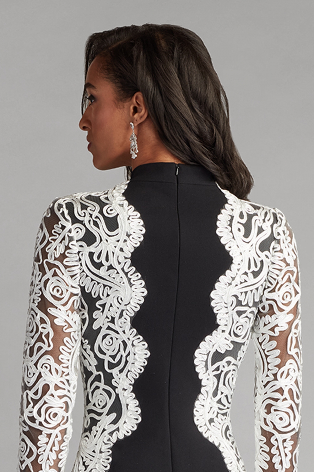 美品　LEONARD ジョーゼット ホワイトレースロングスリーブ ブラック タイトミディアムドレス