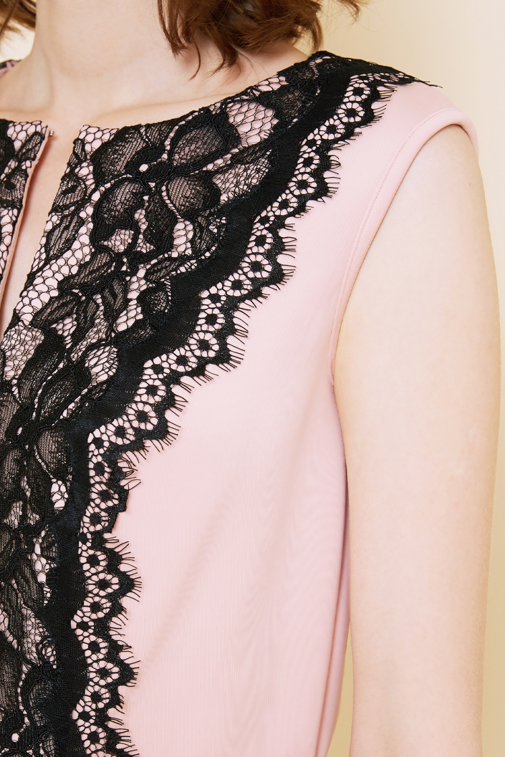 ピンク×ブラックレース ミディアムタイトドレス