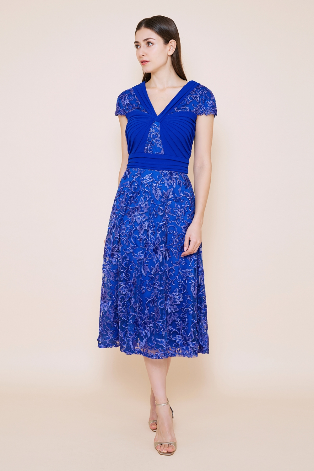 【リクエスト受付のみ】ブルー Vネック 刺繍 ミモレ丈ドレス