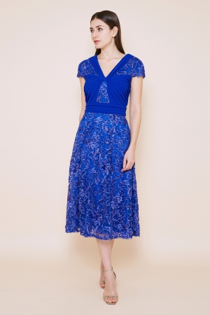 【リクエスト受付のみ】ブルー Vネック 刺繍 ミモレ丈ドレス