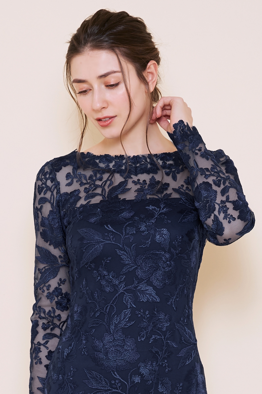 【EC・青山サロン限定】ネイビー 刺繍レース Vバック 長袖 ロングドレス