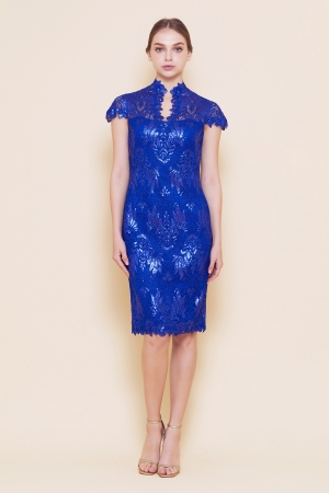 ブルー　キーホールネック　スパンコール刺繍　ミディアムドレス