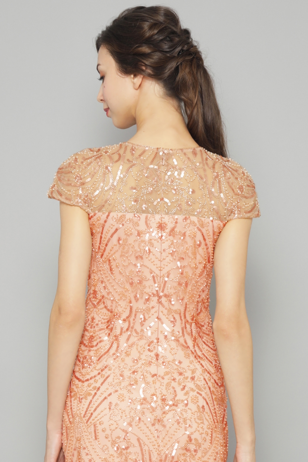 ピンク　キャップスリーブ　スパンコール刺繍　ミディアムドレス