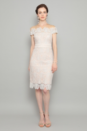 アイボリー　オフショルダー　レースタイトドレス