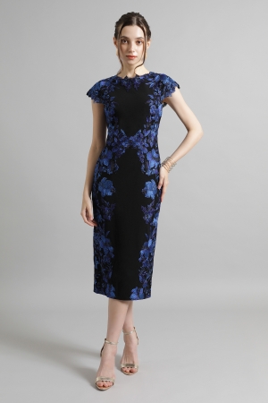 ブルー&ブラック キャップスリーブ フローラル刺繍ミモレ丈ドレス