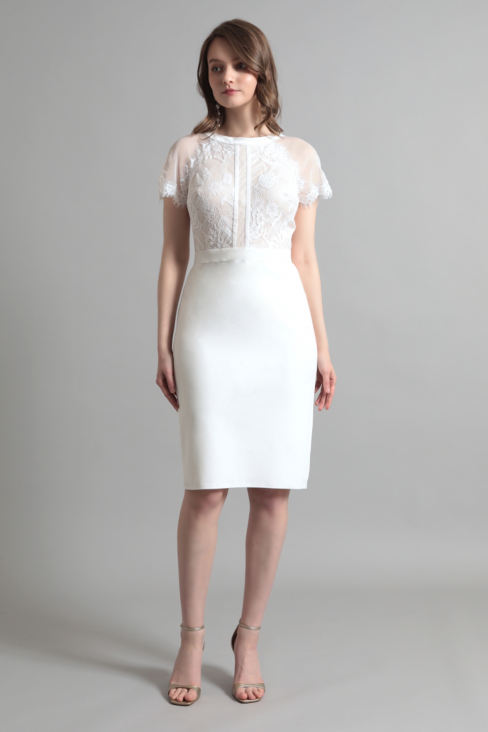 ホワイト 半袖チュール タイトミディアムドレス