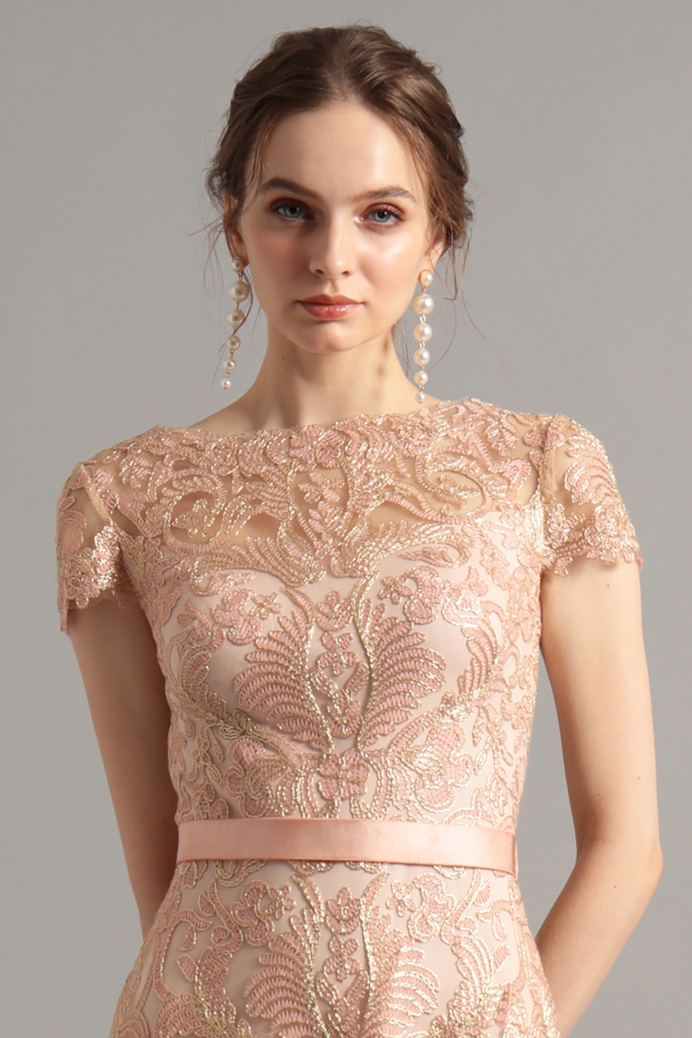 ピンクゴールド　キャップスリーブ　スタンダードレース　ミモレ丈ドレス