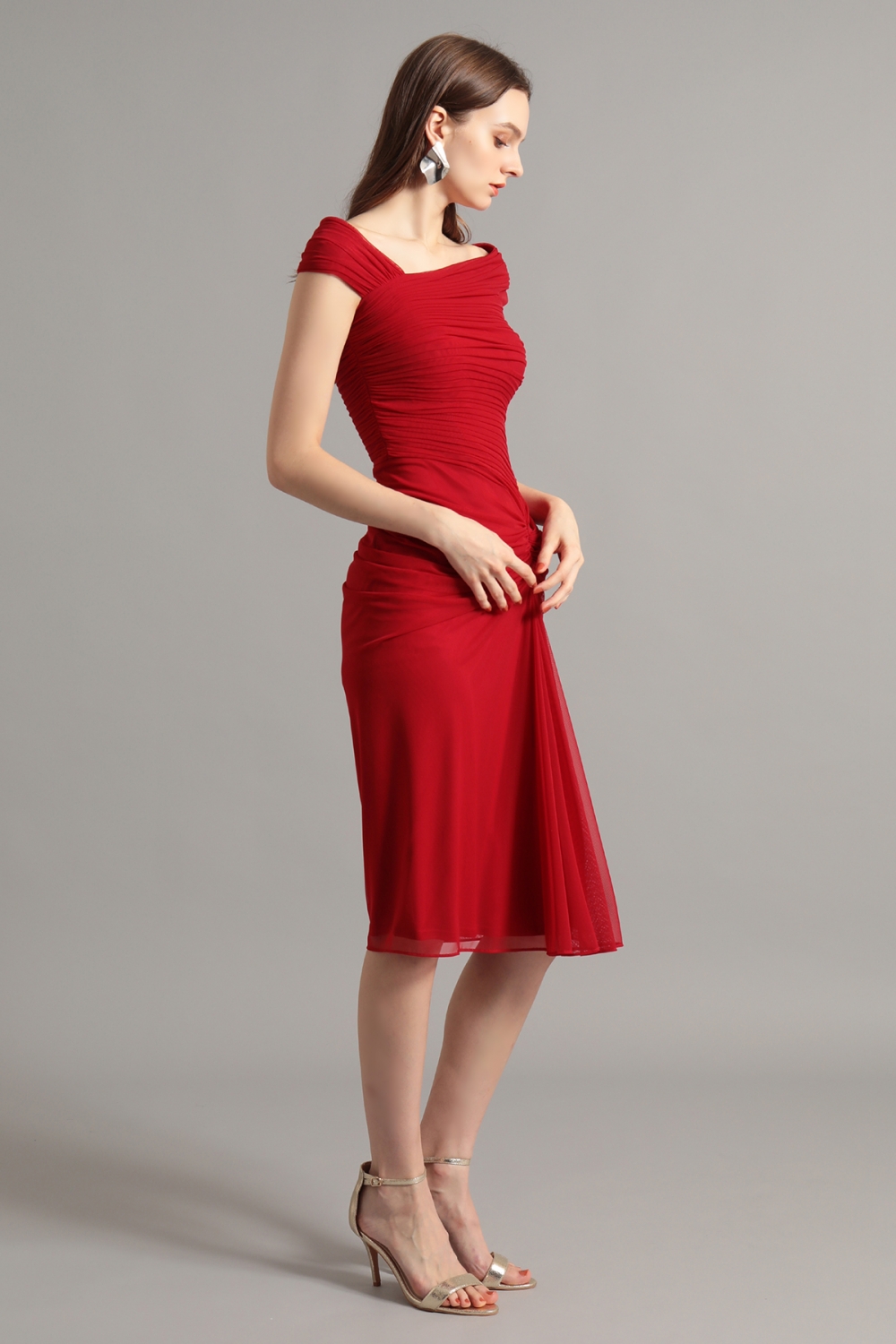レッド　メッシュオフショルダー　タイトドレス