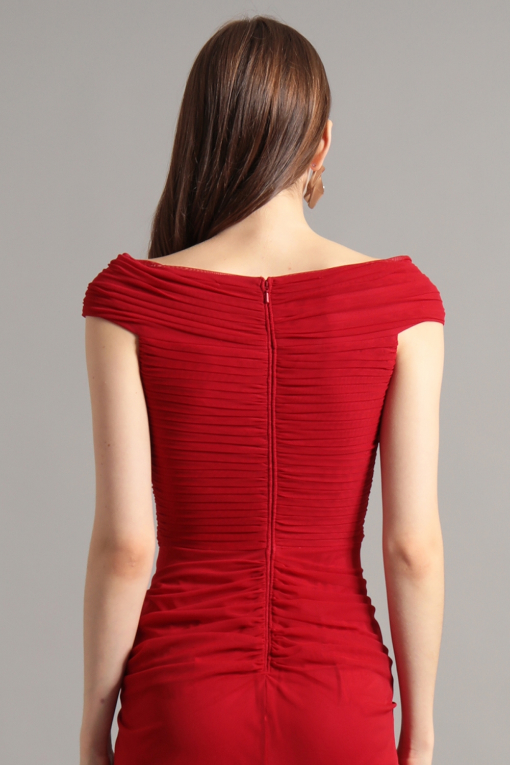 レッド　メッシュオフショルダー　タイトドレス