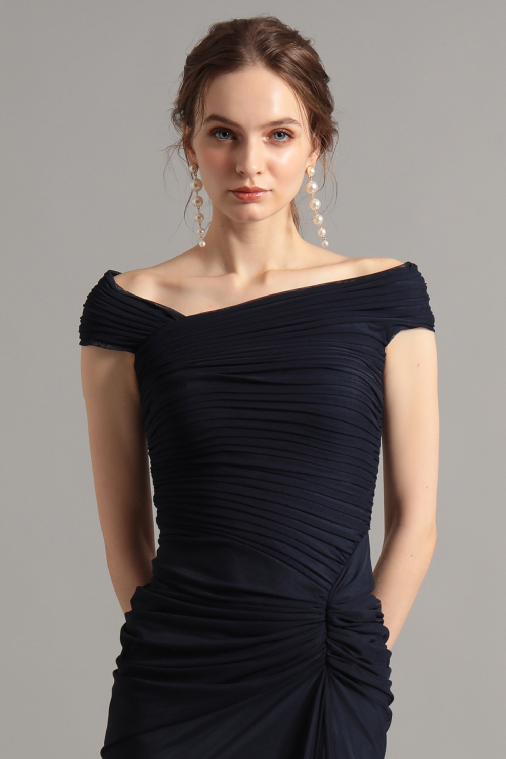 ネイビー　メッシュオフショルダー　タイトドレス