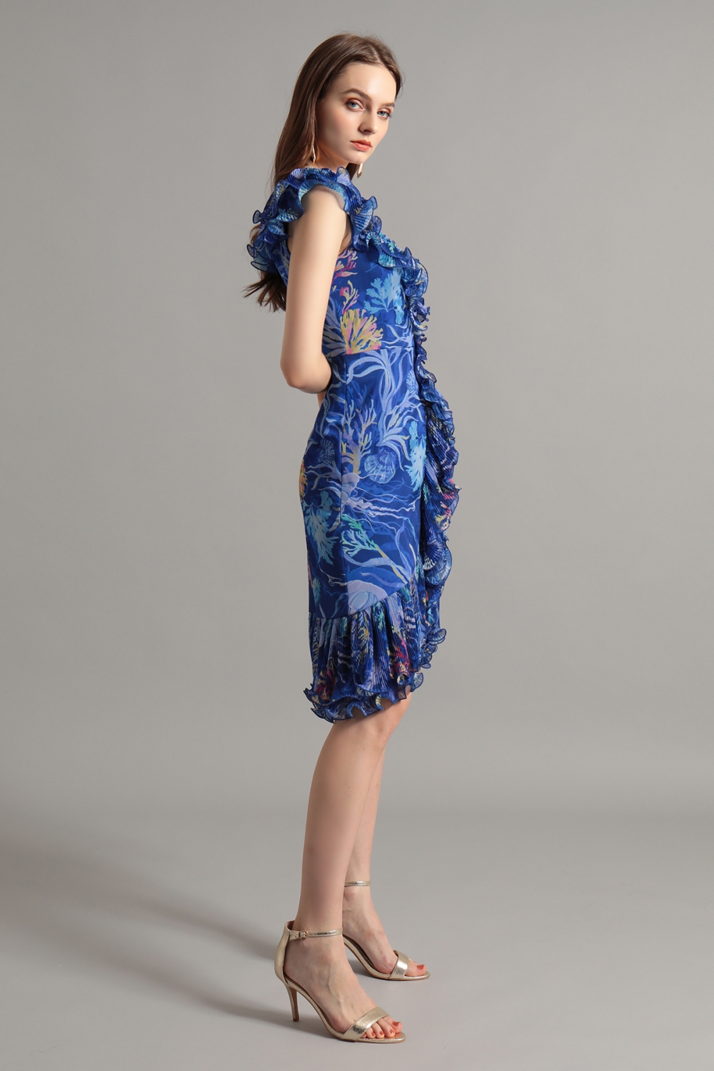 ブルー Vネック　ラッフルフリル　プリントドレス